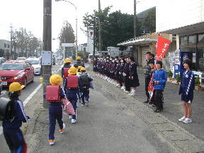 鹿野中学校のみなさんと一緒にあいさつ運動