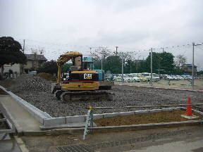 駐車場の工事が進んでいます\