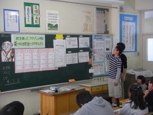 CIMG8944 考えを発表する男子児童(10:05)
