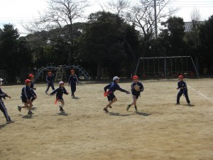 トライを目指して走る４年生(11:05)