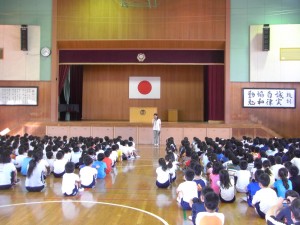 ２の１担任のお話　秋田県の方言についてお話がありました(8:25)