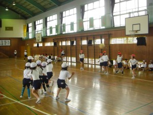 ドッジボールの試合風景（女子）\\