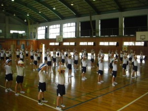 音楽に合わせて踊る１年生(10:55)