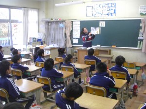 CIMG3728 「クレヨン」の方による読み聞かせ(8:20)