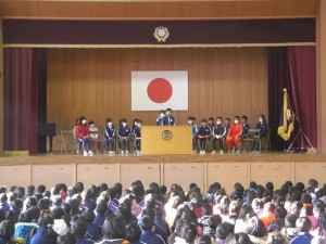 立会演説会のひとこま(8:25)