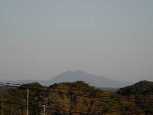 屋上からの筑波山(6:15)