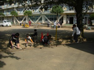 側溝の泥あげ(7:40)