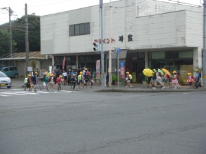 児童会のみなさんによるあいさつ運動(7:45)