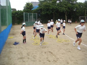 サーキットトレーニングに励む子どもたち(10:20)