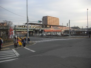 鹿島神宮駅前交差点　登校の様子その１(7:30)