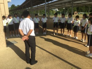 帰校した女子ハンドボール部メンバー