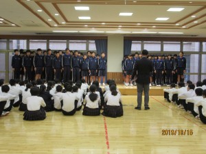 駅伝の壮行会が行われました。\