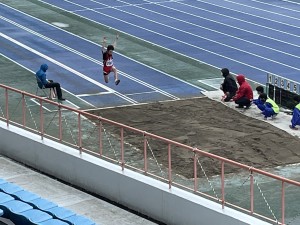 FEDA40CB-BB32-420F-A09A-86D95511F5F2