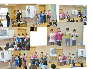 児童朝会\ 表彰、4年生の朗読の発表です。\