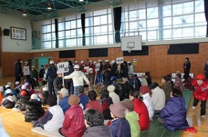 IMG_3978 たくさんの方々が避難してきました。\