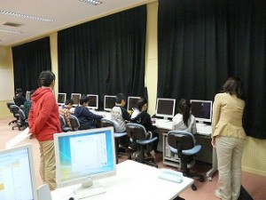 P1090037 山口先生戸のPC学習 :3年生\