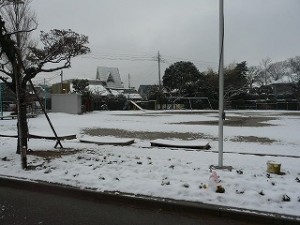 P1090456 朝のグラウンド風景