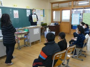 P1090637 リチャード先生との英語学習(4年生)\