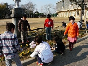 P1090889 2年生と5年生の奉仕作業