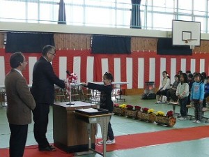 P1100014 修了証の授与\\