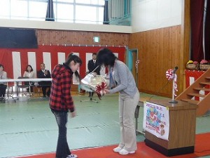 P1100031 お世話になりました。小山先生とのお別れ\\