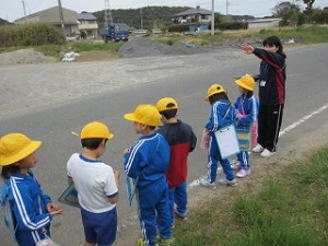 IMG_0194 3年生 学校周辺の散策\