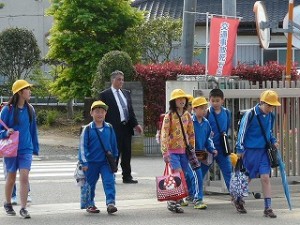 P1100459 元気に登校