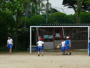 P1100713 休み時間は元気に元気いっぱい遊んでいます。\