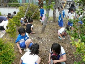 P1100755 朝の奉仕活動 (3・4年生)\\\
