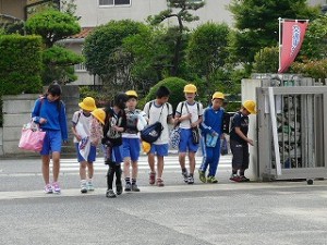 P1100976 元気に登校