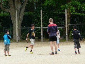 P1110133 リチャード先生 いつも遊んでくれてありがとう\