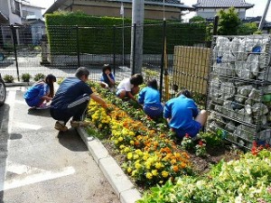 P1110295 今日の奉仕活動(6年生)\\