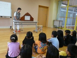 P1110459 読み聞かせ\
