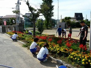P1110535 奉仕活動(6年生)\
