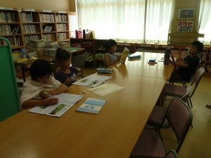 P1110930 まずは、勉強から・・・頑張っています。\