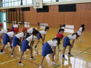 IMG_0983 1・2・3年生のダンスの様子です。ダイナミックな動きです。\