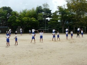 P1120549 組体操の練習風景