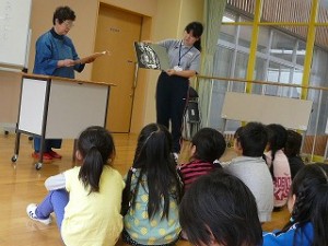 P1120878 読み聞かせ\
