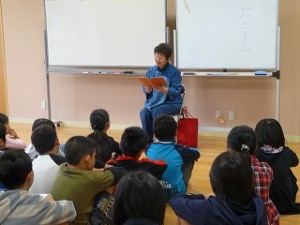 P1130086 読み聞かせ会 (高学年)\