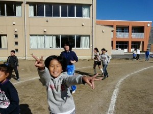 P1130528 業間運動で持久走の練習です。\