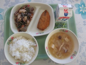 12月5日 アジフライと筑前煮・みそ汁\