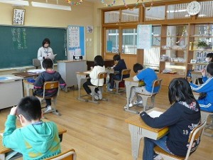 P1140660 体罰調査の様子\