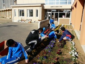 P1140774 朝の奉仕活動 6年生\