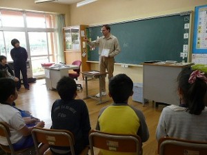 P1150388 ジェラルド先生との英語学習 4年生\