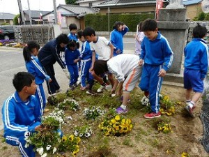 P1150597 花壇の模様替え作業