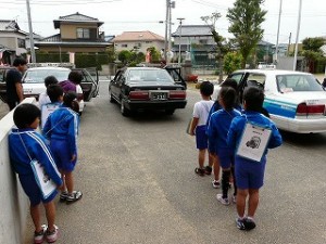 P1150598 消防署見学に行って来ます。4年生\