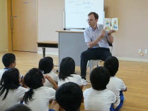P1160584 英語の読み聞かせ\