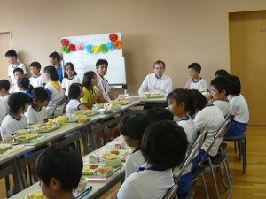 P1170945 団長と一緒に食べました。\