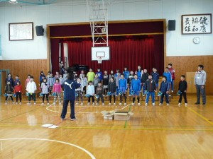 P1180982 全校合唱の練習の様子\\