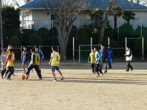 P1190409 フットサル大会に向けた早朝練習 頑張ってますね!\